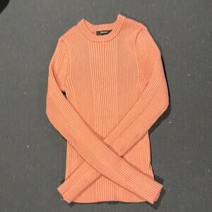 Forever 21. Women’s size small. Ribbed, stretchy sweater.